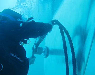 Propeller Polishing - Greek diving services