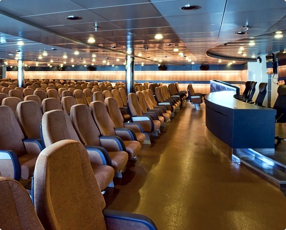 Minoan Lines - HighSpeed ferries : Olympia Palace,  Europa Palace,  Knossos Palace,  Festos Palace < < Cinema > >