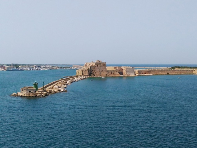 Brindisi à la Grèce (Corfou, Igoumenitsa, Patras, Céphalonie, Zante)