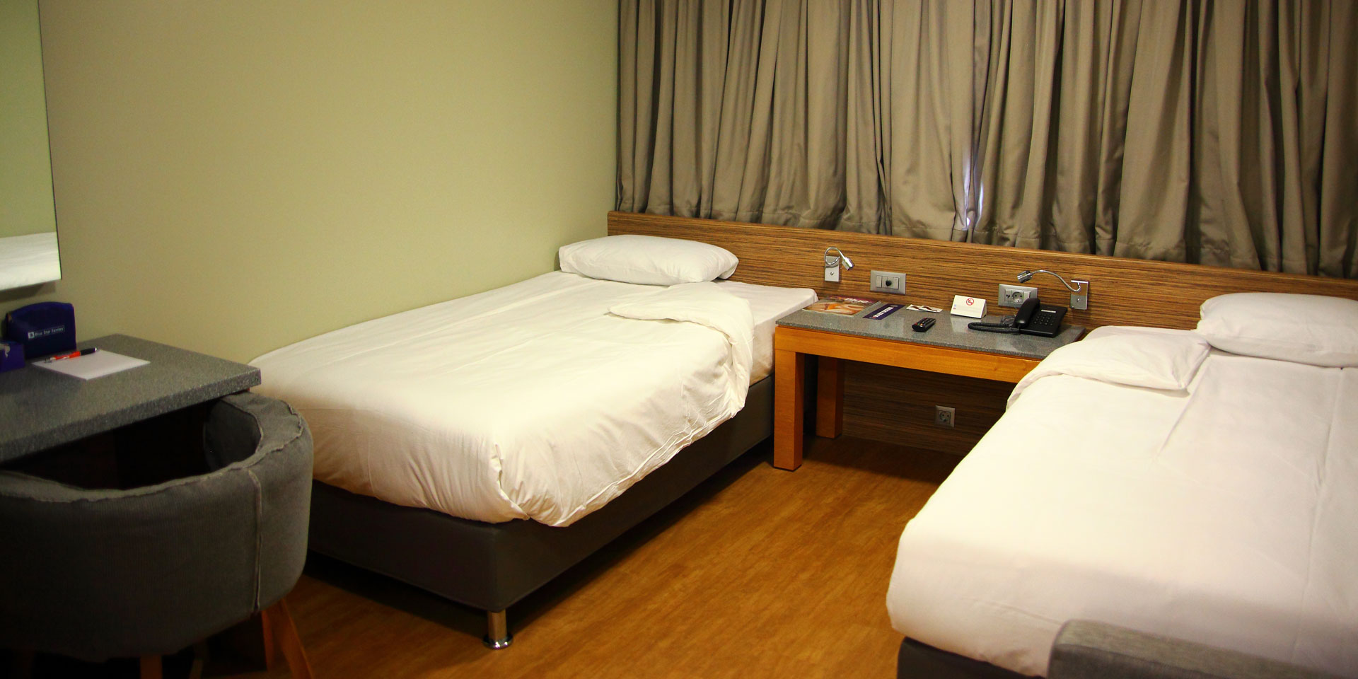 F/B Kissamos 2 Bed outside cabin