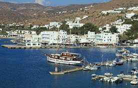 Piräus - Syros - Paros - Naxos - Ios - Santorini - Anafi - BlueStar Ferries